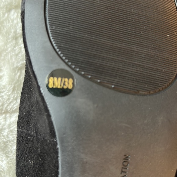 NEW SUEDE comfortable flats BCBG - Picture 6 of 7